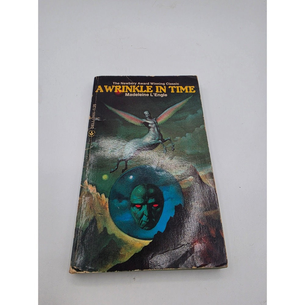 A Wrinkle in Time Madeleine L'Engle 1976 Dell Laurel-Leaf Vintage Paperback